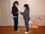 立位動作介助と手引き歩行